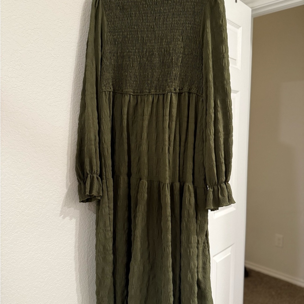 SHEIN Green Smocked Tiered Midi Dress with Bishop Sleeves